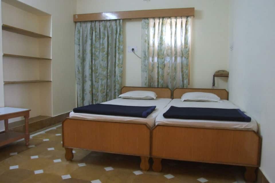 Hotel Amit Palace
